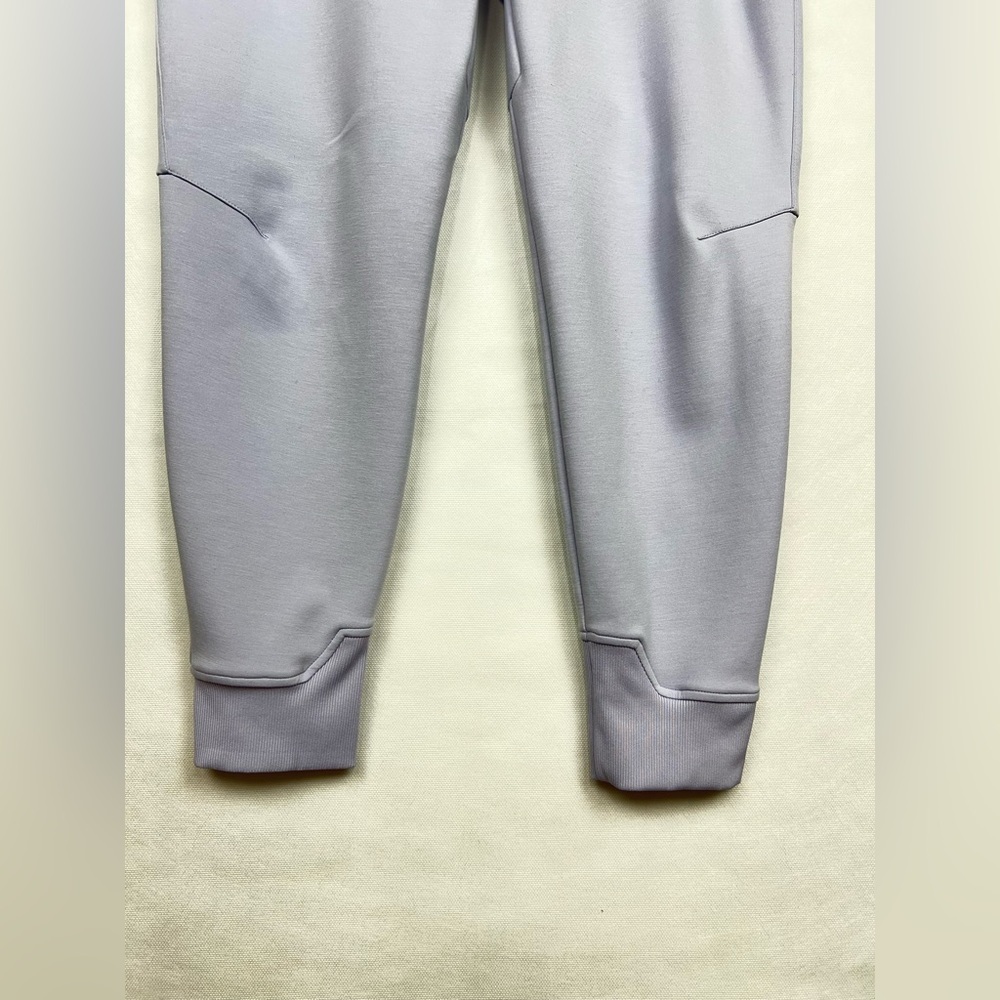 ON Running's  RUN ON CLOUDS SWEAT PANTS, Women size L - Picture 4 of 16